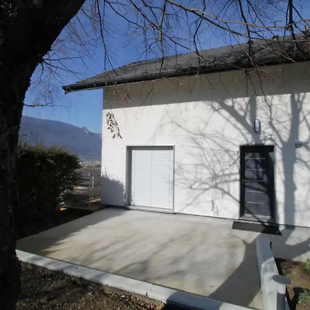 Pretty New And Comfortable House Between Towns And Lakes * Voglans